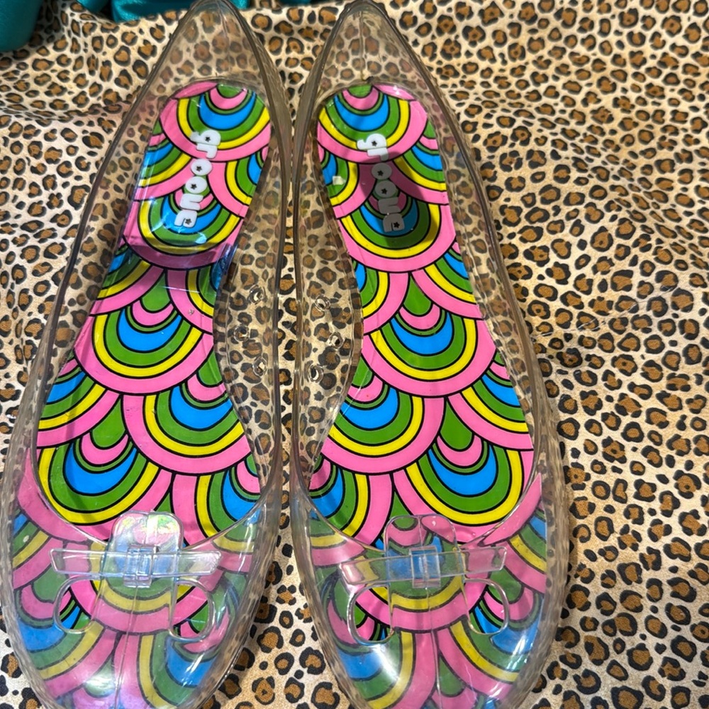 Great condition lightly worn clear Groove shoes Size 8/39 ready to wear.